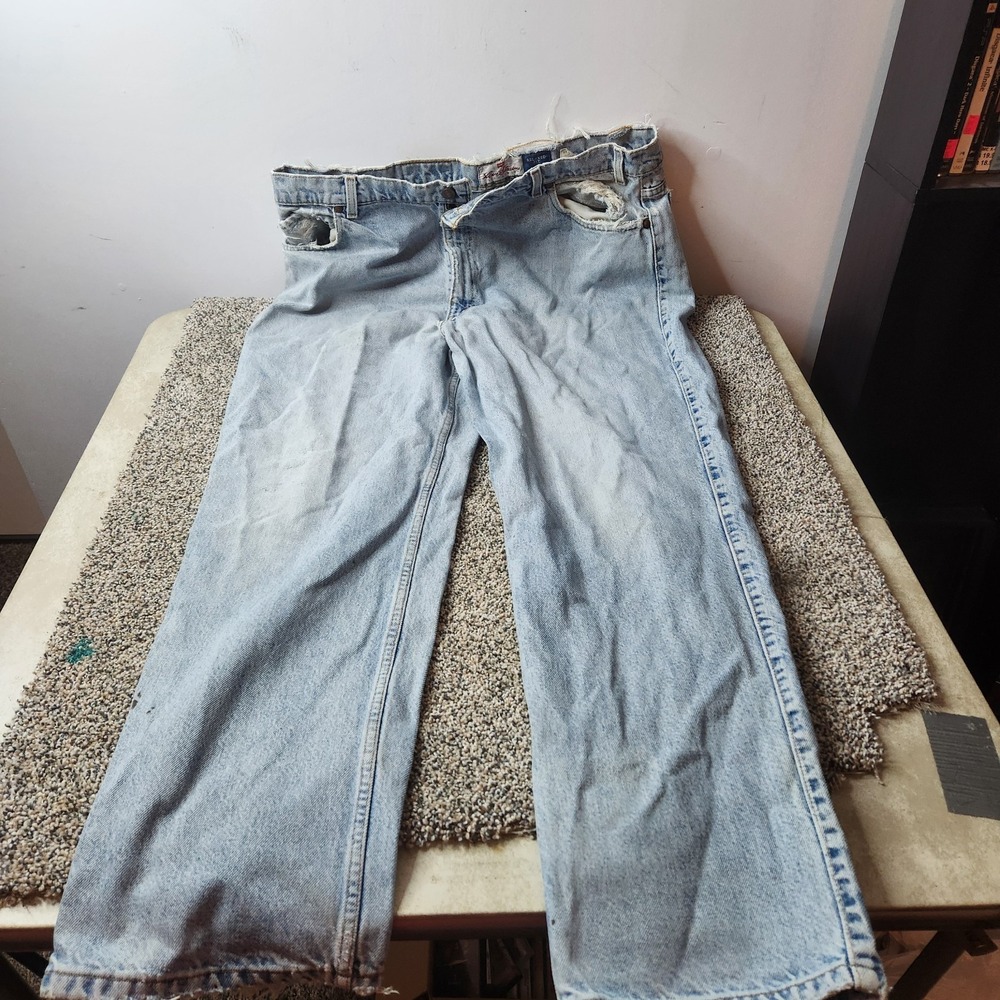 Levi Strauss Signature 540 Relaxed Fit Light Wash Distressed Blue Jeans 38x31